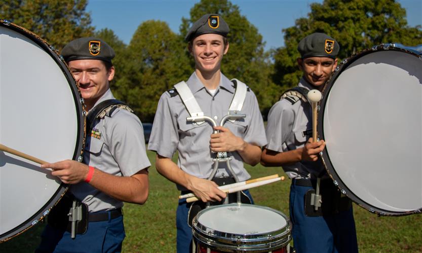 Students participate in homecoming parade